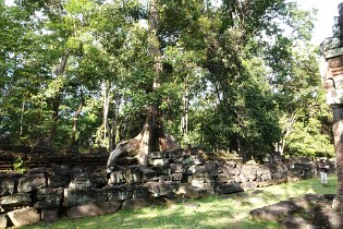 Cambodja 0165 Prasat Kraol Ko